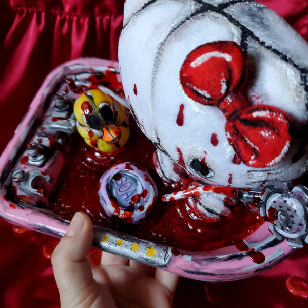 'BLOODY BATH TIME' HELLO KITTY PLUSH SET