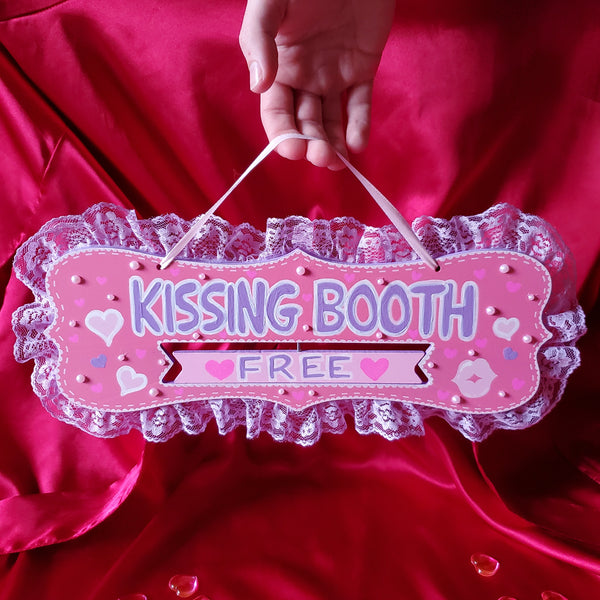 KISSING BOOTH WALL DECOR