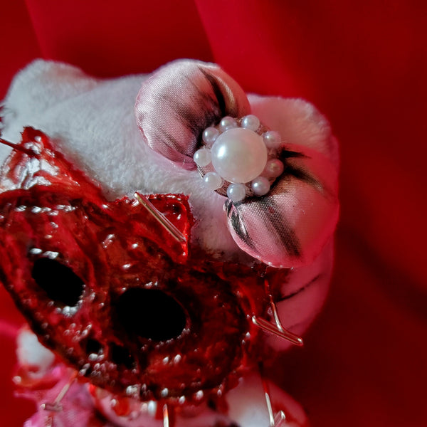 'FACELESS' HELLO KITTY PLUSH