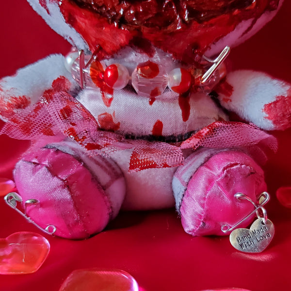 'FACELESS' HELLO KITTY PLUSH