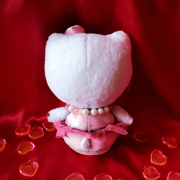 'FACELESS' HELLO KITTY PLUSH