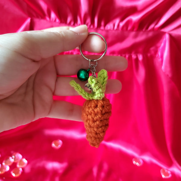 CROCHET CARROT KEYCHAIN