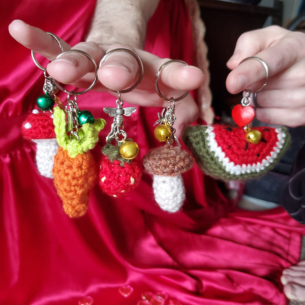 CROCHET STRAWBERRY KEYCHAIN