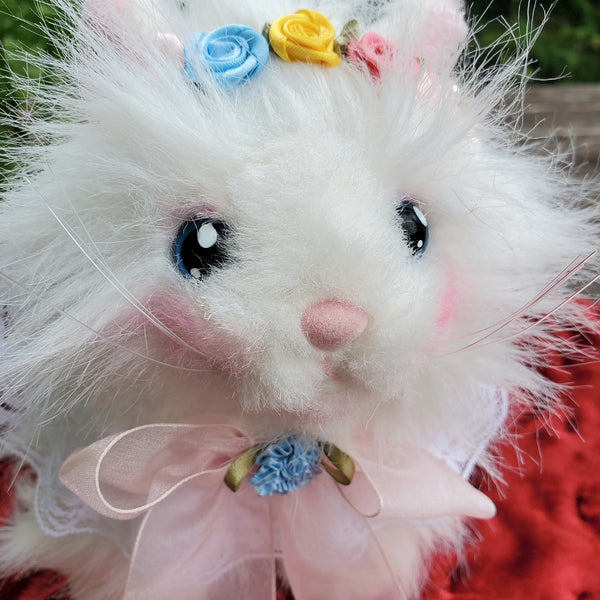 KITSCHY KITTY PLUSH